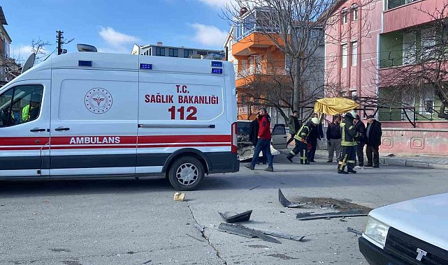 Karaman'da otomobil ile minibüs çarpıştı: 1 yaralı