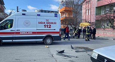 Karaman'da otomobil ile minibüs çarpıştı: 1 yaralı