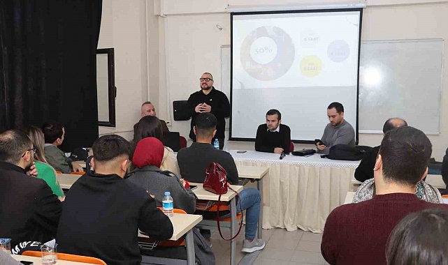 Kariyer Merkezi öğrencilerle buluşmaya devam ediyor