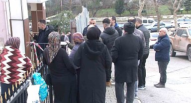 Kartal'da toprak kayması: Binadakiler tahliye edildi