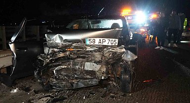 Kaza üstüne kaza... Yaralılara müdahale eden 2 sağlıkçıya araç çarptı: 10 yaralı