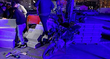 Kazada sürücünün kopan parmağını dakikalarca aradılar