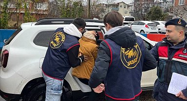Kesinleşmiş hapis cezası bulunan 5 şüpheli, jandarma ekiplerince yakalandı