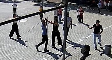 Kız kardeşinin okumasını istemeyip 5 öğretmene saldıran ağabeye 8 yıl 6 ay hapis cezası