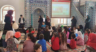 Köyceğiz'de ara tatilde çocuklar camide buluştu