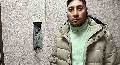 Küçükçekmece'de hırsızlar apartman diyafonunu çalıp böyle götürdü