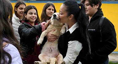 Kuşadası Belediyesi'nden öğrencilere karne hediyesi