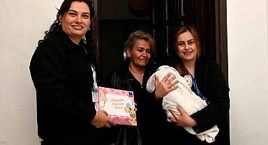 Kuşadası'nda 'hoş geldin bebek' ziyaretleri devam ediyor