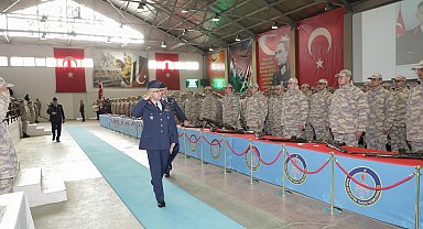 Kütahya'da acemi eğitimini tamamlayan askerler yemin etti