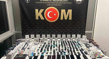 Kütahya'da gümrük kaçağı 102 telefon ve 25 akıllı saat ele geçirildi