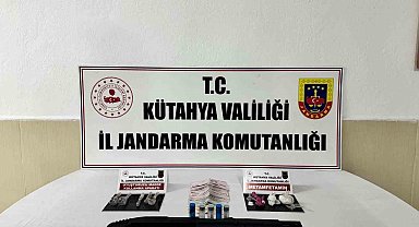 Kütahya'da uyuşturucu operasyonu: 40 gram metamfetamin ve ruhsatsız av tüfeği ele geçirildi