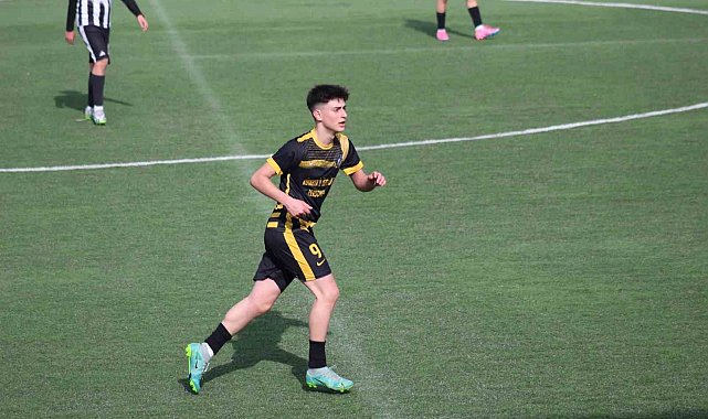 Kütahyalı genç yetenek Batuhan Karagöz, futbol geleceği için umut vadediyor