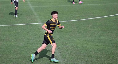 Kütahyalı genç yetenek Batuhan Karagöz, futbol geleceği için umut vadediyor