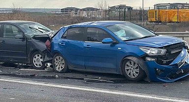 Lüleburgaz'da 4 otomobil zincirleme kaza yaptı: 2 yaralı