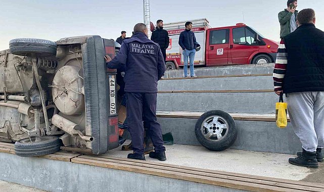 Malatya'da kontrolden çıkan Tofaş devrildi