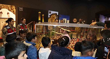 Malazgirt'te jandarmadan öğrencilere yönelik tarih ve kültür gezisi