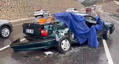 Manavgat'ta 150 metre arayla art arda 2 farklı kazada 5 yaralı