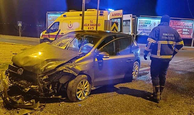 Mardin'de otomobiller çarpıştı