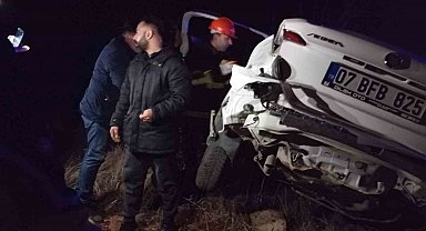 Mardin'de tarlaya devrilen otomobildeki 5 kişi yaralandı