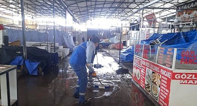 Mavişehir Halk Pazarı'nda temizlik çalışması yapıldı