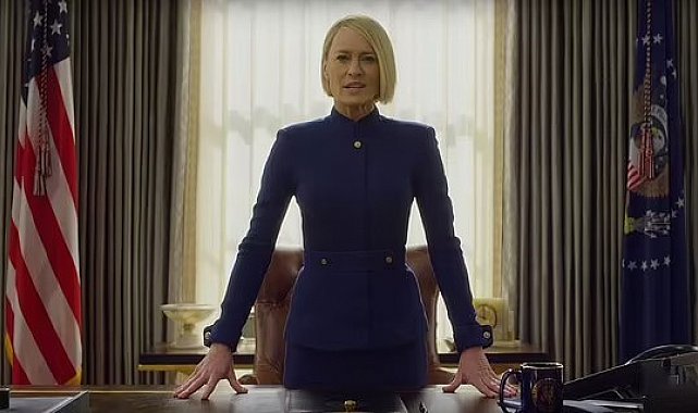 Melania Trump'ın Beyaz Saray pozu dünyaca ünlü dizide ABD Başkanı olan First Lady Claire Underwood'a benzetildi