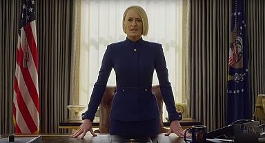 Melania Trump'ın Beyaz Saray pozu dünyaca ünlü dizide ABD Başkanı olan First Lady Claire Underwood'a benzetildi