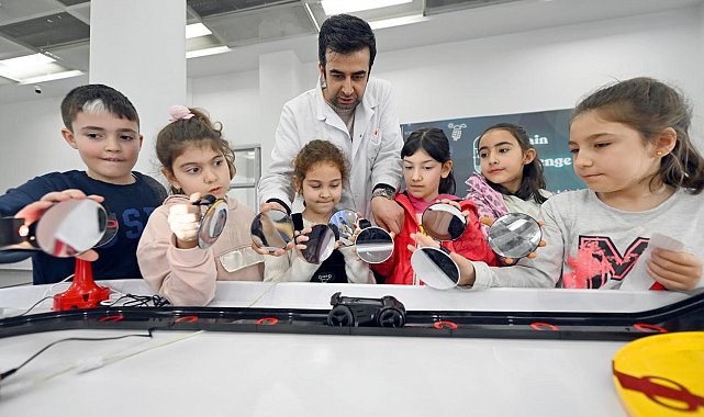 Mercan Bilim Merkezi'nde 'Kış Okulu' programı sürüyor