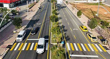 Mersin'de yol yenileme çalışmaları sürüyor