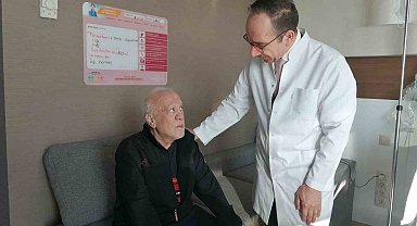 Midesi ve yemek borusunun yarısı alındı, hayata tutundu