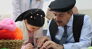 Milli Eğitim Bakanı Tekin: "Biz çocuklarımız adet ve gelenekleri öğrensinler istiyoruz"