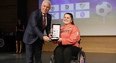 Milli okçu Öznur Cüre Girdi, 'Yılın Paralimpik Kadın Sporcusu' seçildi