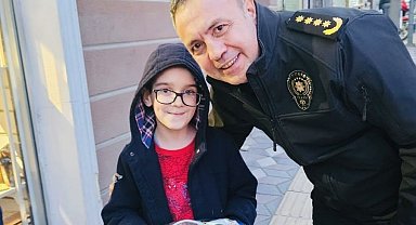 Minik çocuğa anlamlı hediye