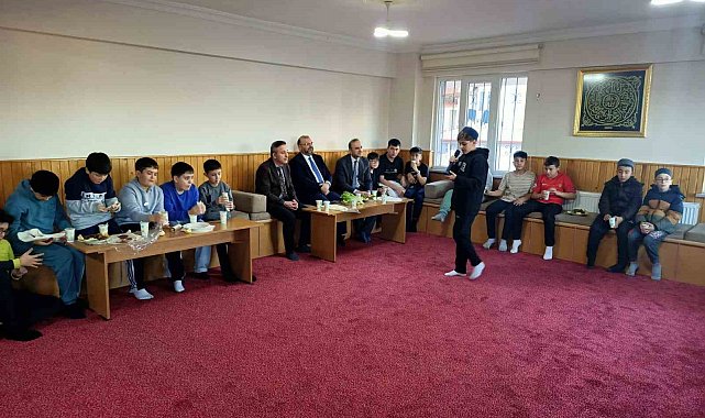 Müftü İrfan Açık "Gençliğe Değer Ara Dönem Kampı"nı ziyaret etti