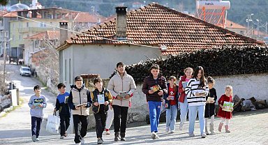 Muğla Büyükşehir'den kırsaldaki çocuklara kitap desteği