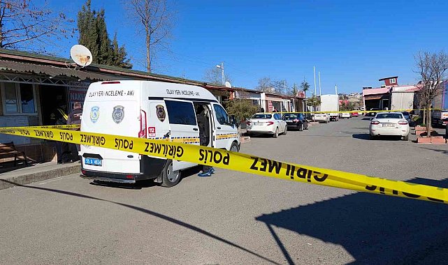 Nakliyat şirketi sahibi baba-oğul silahlı saldırıda ağır yaralandı