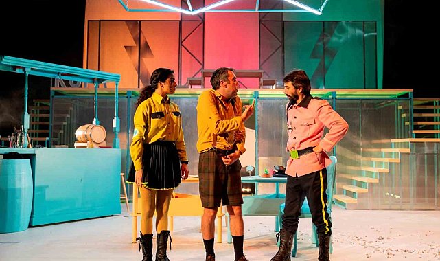 Nilüfer Kent Tiyatrosu 'Şvayk' ile İstanbul turnesinde