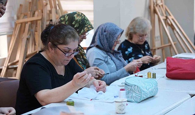 Odunpazarı Belediyesi'nden kadınlara iğne oyası atölyesi