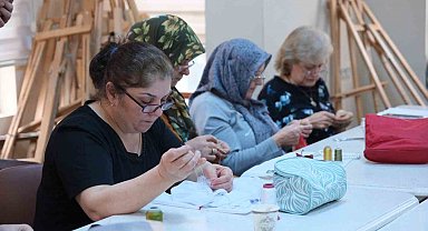 Odunpazarı Belediyesi'nden kadınlara iğne oyası atölyesi
