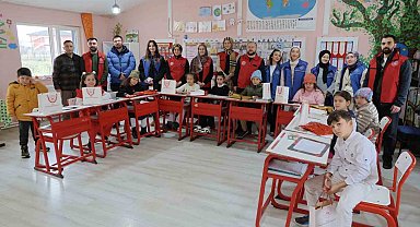 Öğrenciler kendi elleriyle ördü