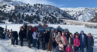 Okulumuz Ergan, dersimiz kayak