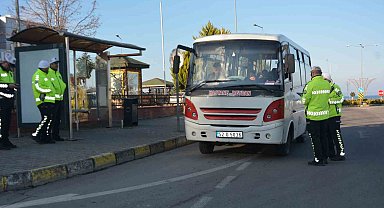 Ordu'da ayakta yolcu taşıyan dolmuş sürücüleri denetlendi