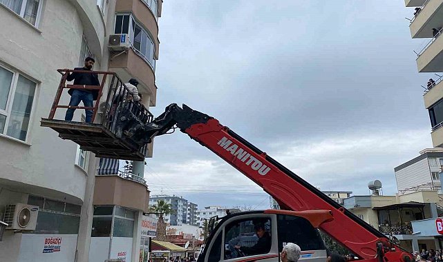 Osmaniye'de daire yangını: Mahsur kalan 8 kişi kurtarıldı