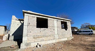 Osmaniye'de "Yerinde Dönüşüm Projesi"yle yapılan köy evleri hızla yükseliyor