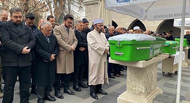 Otel yangınında hayatını kaybeden Kayserili kadın toprağa verildi