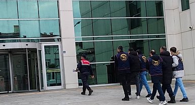 Otobüs durağına ateş ederek zarar veren 2 şüpheliye adli kontrol