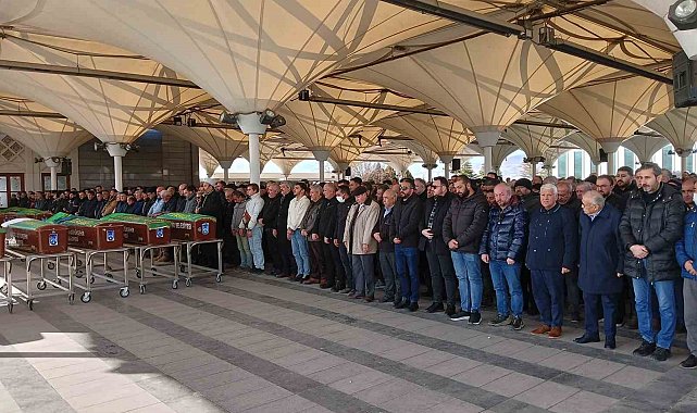 Otomobil çarpması sonucu vefat eden motokurye son yolculuğuna uğurlandı