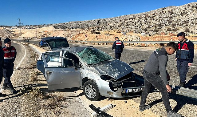 Otomobil refüje çarptı: 1 yaralandı