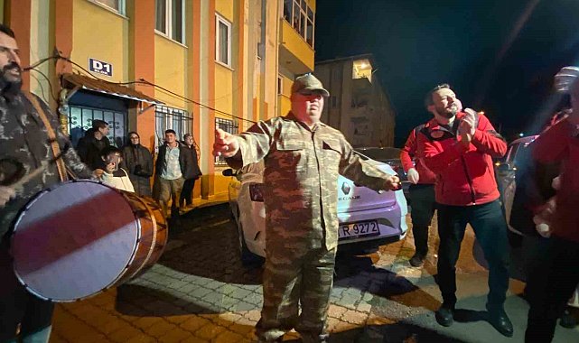 Özel birey Ali'nin asker olma hayali gerçek oldu, kınası bile yakıldı