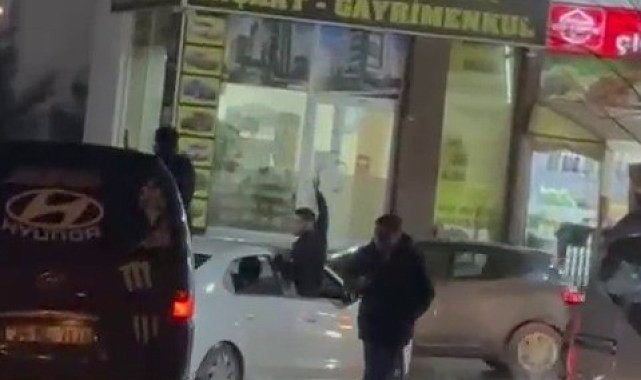 Pendik'te araç içerisinden silahla ateş eden şüpheli yakalandı
