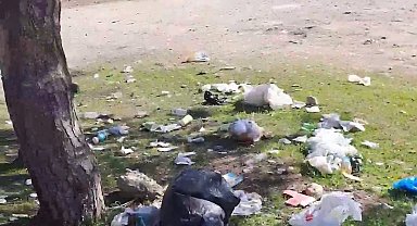 Piknikçilerden geriye çöp yığınları kaldı